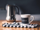 Warum schmeckt Kaffee bei einer Zigarette besonders gut?